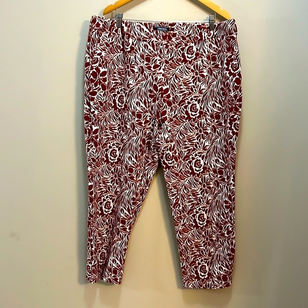 Lands' End Mid Rise Slim Leg Cropped Pants White & Red Floral plus size 20W